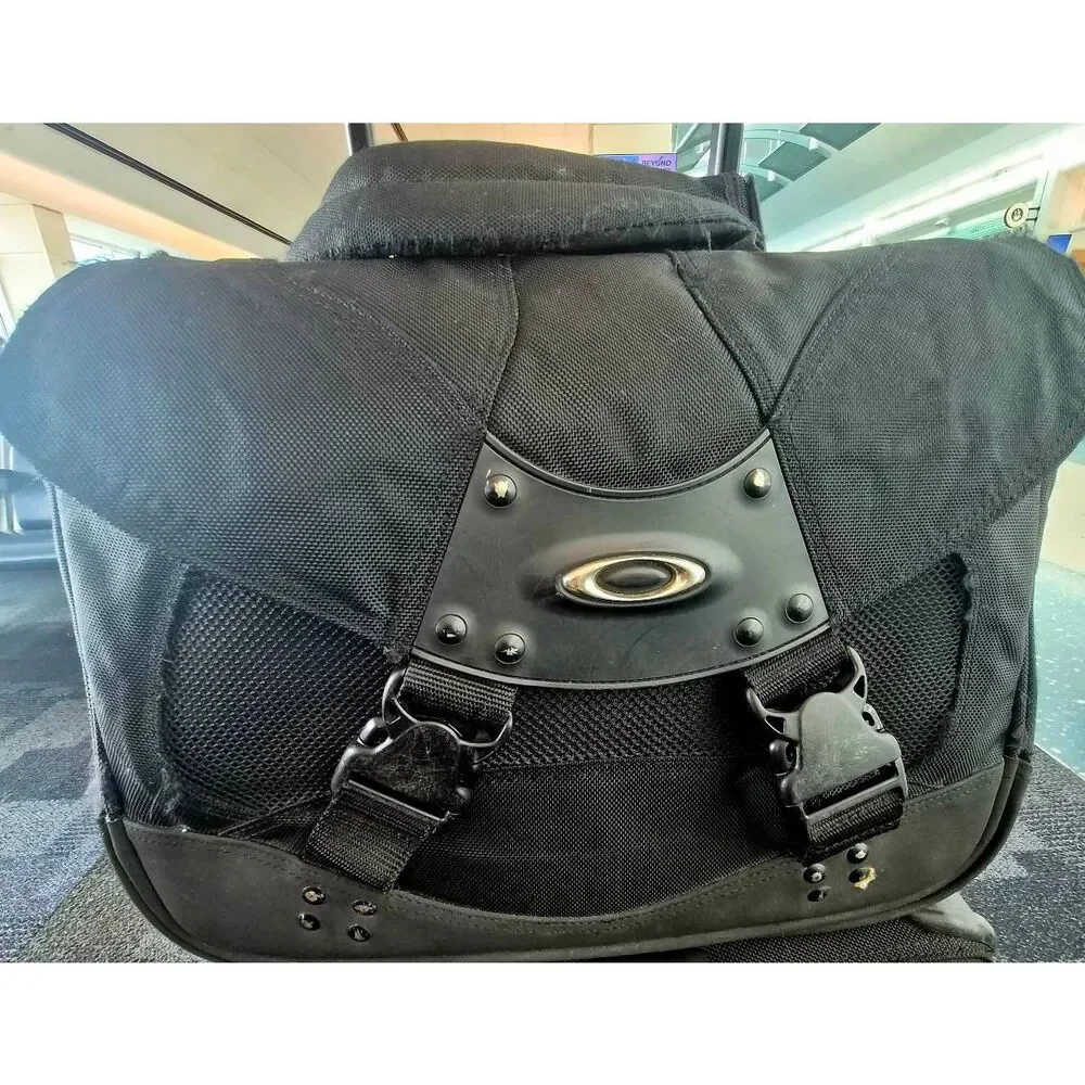 Oakley vintage bag